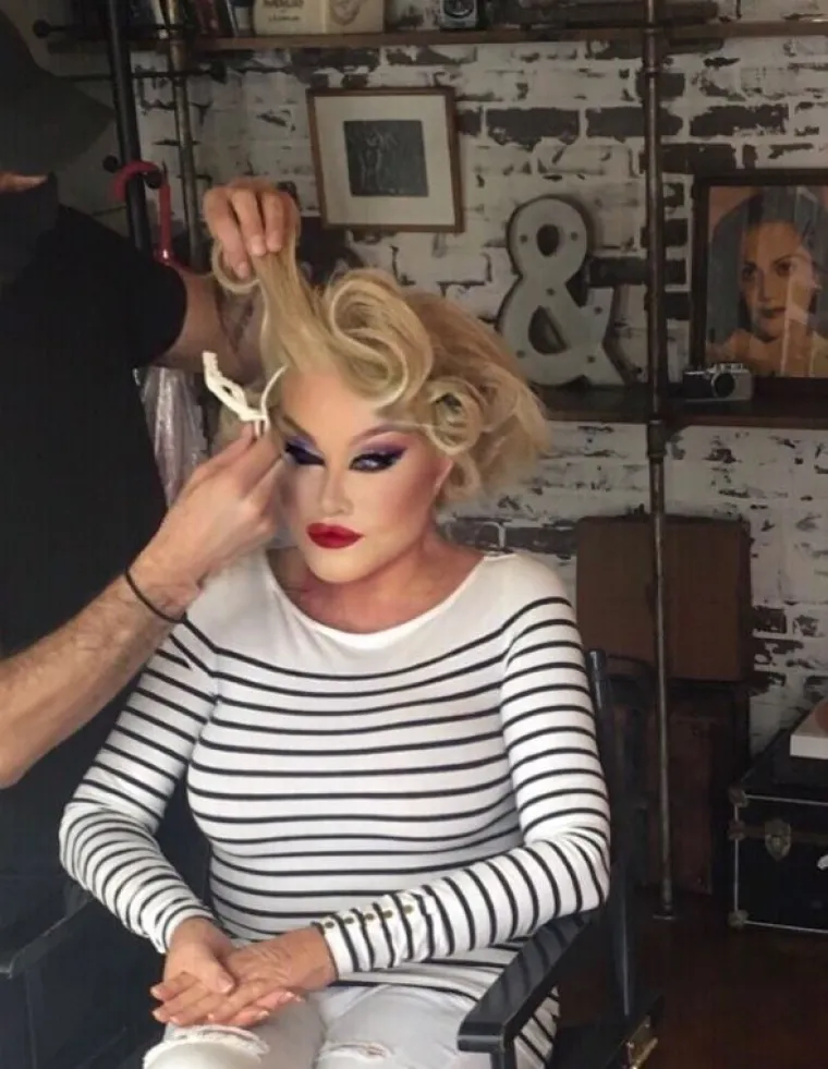 Estetski zahvati su je unakazili: Ovako je 'Žena mačka' izgledala prije operacija