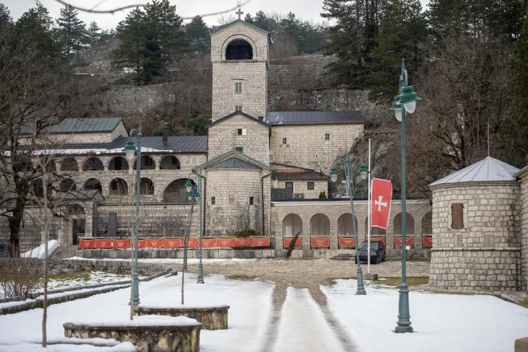 Dan nakon strašne tragedije, u Cetinju jeziva atmosfera. Ovako izgledaju ulice