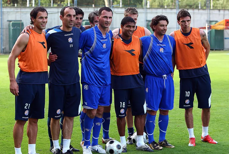  Dragan Primorac na Dinamovom treningu promovirao je akciju ujedinimo sjever i jug Hrvatske, u svibnju 2009. godine.