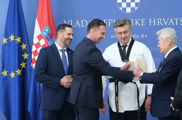 A pred premijerom Plenkovićem je i razbio dasku.