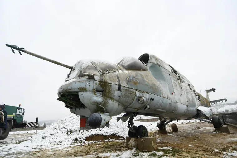 Bjelovar: Zrakoplov MiG 21 BIS i helikopter Mil Mi-24 dopremljeni u Kapelu 