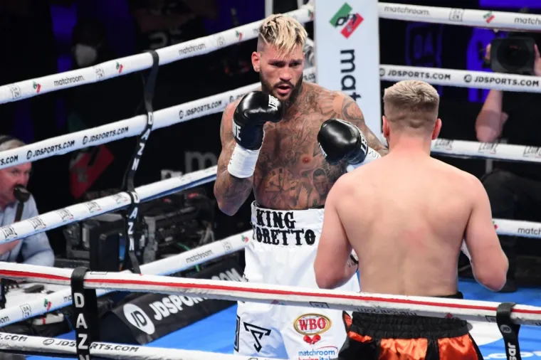 Bio je najjači boksač u Italiji i dečko Dilette Leotte, a sada je u invalidskim kolicima