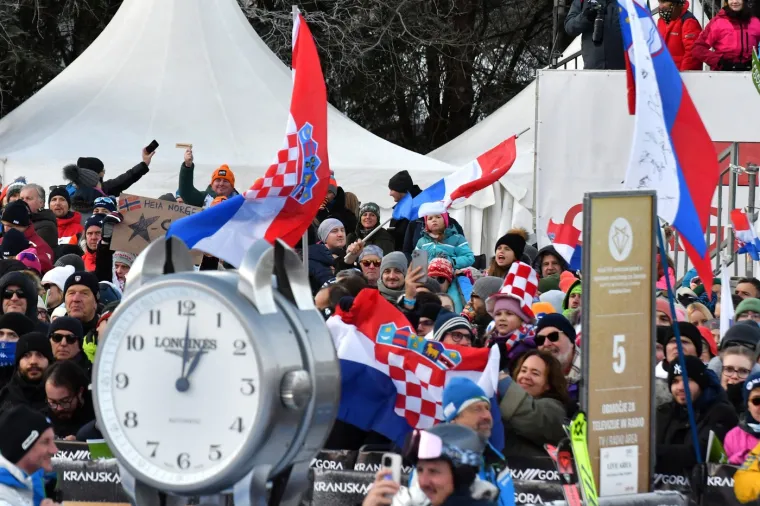 Tribine pune kockica i hrvatskih zastava: Kranjska Gora pretvorila se u Sljeme