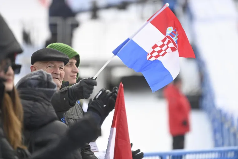 Tribine pune kockica i hrvatskih zastava: Kranjska Gora pretvorila se u Sljeme