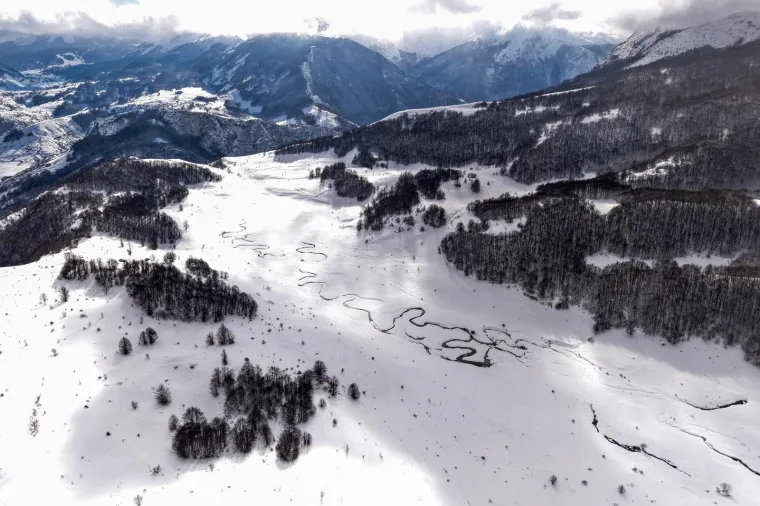 Nevjerojatni prizori: Snijegom okovani Studeni potok na Bjelašnici