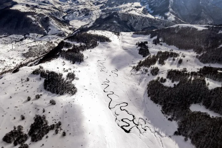 Nevjerojatni prizori: Snijegom okovani Studeni potok na Bjelašnici
