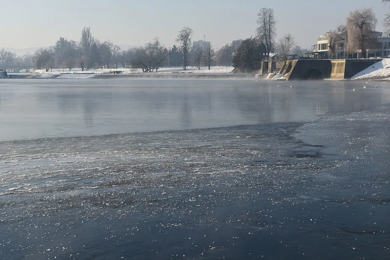 Danas najtopliji grad u Hrvatskoj, a prije osam godina centar zime: Razlika je u čak 34.5 stupnja