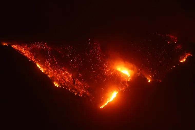 Pristižu nove fotografije paklene buktinje u luksuznom dijelu Los Angelesa