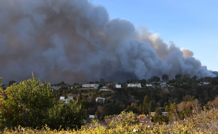 Pristižu nove fotografije paklene buktinje u luksuznom dijelu Los Angelesa