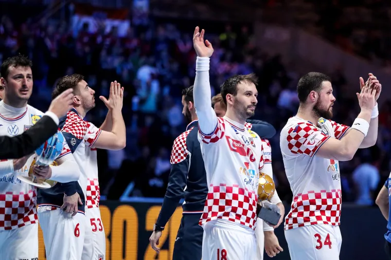 Pogled u pro&scaron;lost: Ovo su sve bili dresovi hrvatske rukometne reprezentacije