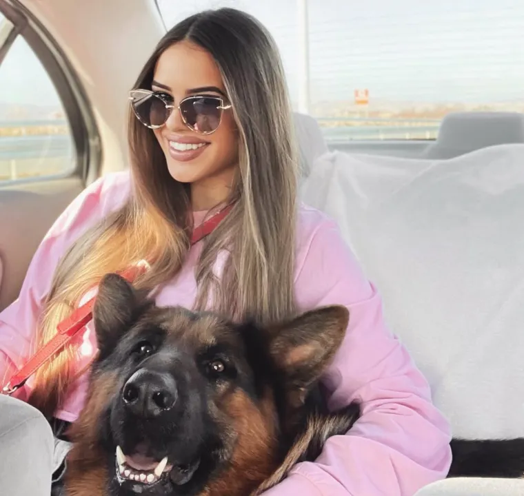 Nitko ne muti jaja kao Sinjanka Nina: Upoznajte najzgodniju gastro influencericu u Hrvatskoj