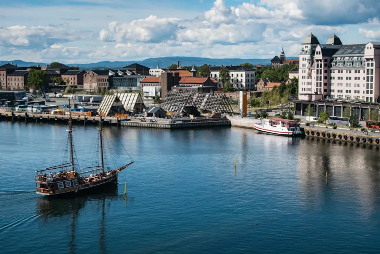 28. Norveška: Norveška zauzima 28. mjesto s GPI rezultatom 1638. Zemlja je poznata po visokom životnom standardu i izvanrednoj sigurnosti.
