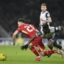 Stadion je zanijemio! Zvijezda Tottenhama nakon skoka ostala nepomično ležati na travnjaku