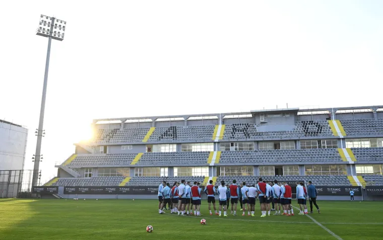 Situacija prije početka treninga Dinama. 