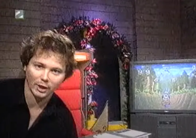 Član je Hrvatskog kazališta lutaka od 1991. godine gdje i danas radi. 