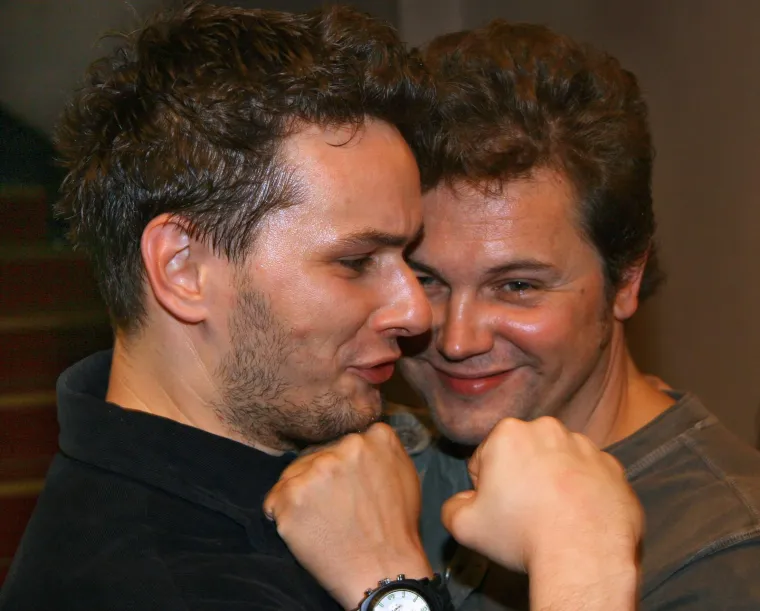 Domjenak nakon premijere predstave Poklon u Kerempuhu 2006. godine - Mario i Boris Mirković