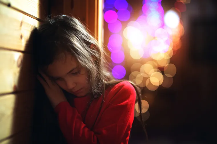 2. Negativna iskustva iz djetinjstva - Traumatični događaji, odbacivanje, zanemarivanje ili nedostatak podr&scaron;ke tijekom djetinjstva također mogu pridonijeti razvoju narcističkih osobina.