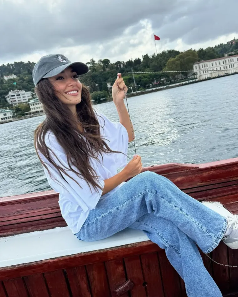 Turska glumica Hande Er&ccedil;el nije prirodna ljepotica? Evo &scaron;to je sve navodno mijenjala na licu