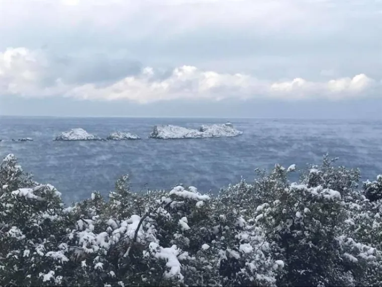Ovo će Dubrovnik dugo pamtiti: Grudanje na Stradunu i snjegovići