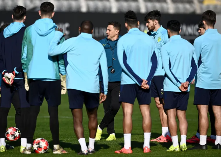 Plavi su se okupili na treningu u subotu uoči nove pripremne utakmice protiv Lecha Poznana. I tu je Cannavaro imao nove taktičke zamisli, a na terenu je vladala dobra atmosfera.