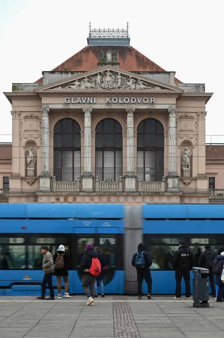 Preslatki psići razveselili Zagrepčane: Ni tmurno vrijeme nije pokvarilo osmijehe