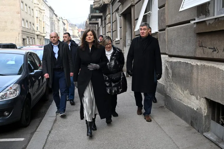 S kim su predsjednički kandidati izašli na birališta? Jedan s bratom, drugi sa suprugom