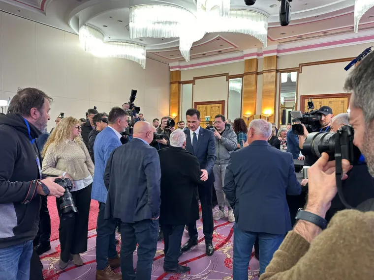 Pogledajte atmosferu u stožerima Zorana Milanovića i Dragana Primorca