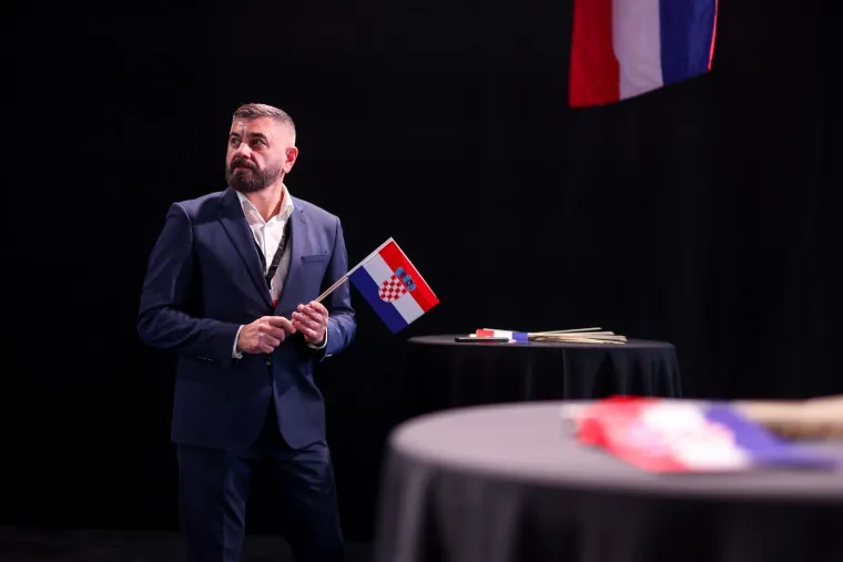 Pogledajte atmosferu u stožerima Zorana Milanovića i Dragana Primorca