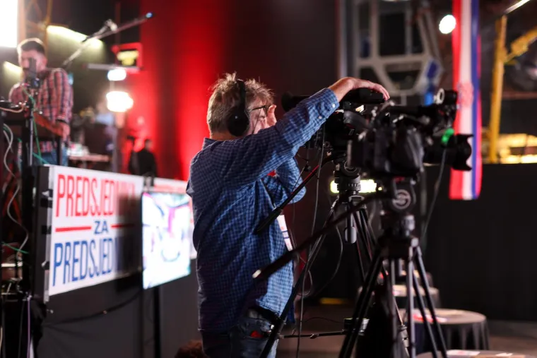 Pogledajte atmosferu u stožerima Zorana Milanovića i Dragana Primorca