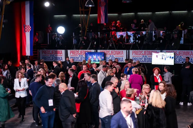 Pogledajte atmosferu u stožerima Zorana Milanovića i Dragana Primorca