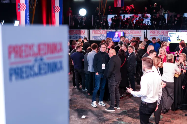 Pogledajte atmosferu u stožerima Zorana Milanovića i Dragana Primorca