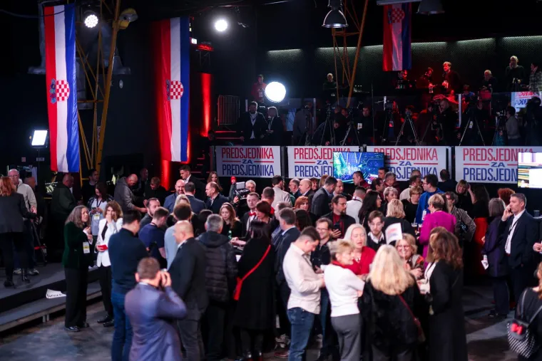 Pogledajte atmosferu u stožerima Zorana Milanovića i Dragana Primorca