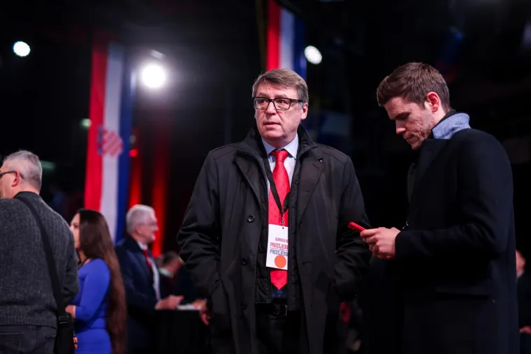 Pogledajte atmosferu u stožerima Zorana Milanovića i Dragana Primorca