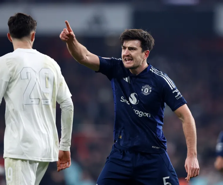 Arsenal je igrao u specifičnim dresovima.