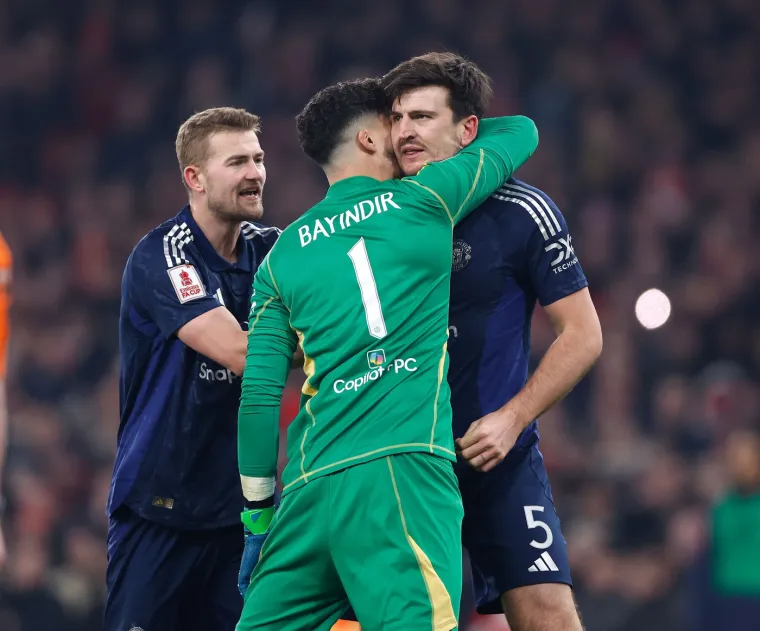 Maguirea je smirivao i golman...