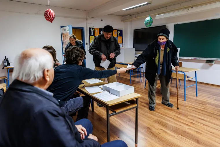 Luda atmosfera kod strica i strine Zorana Milanovića
