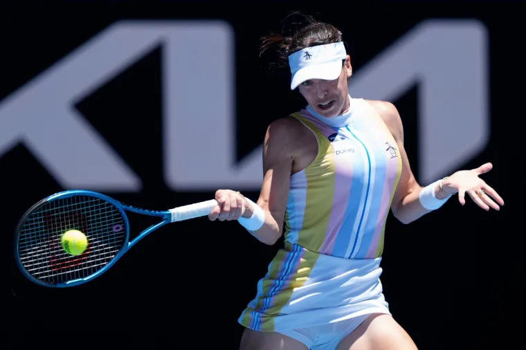 Objasnila je i tada kako se odlučila nastupati ba&scaron; za Australiju. "Bila je to samo moja odluka. Australija me zvala, tamo mi se uvijek sviđalo i mislila sam da je to najbolji potez za mene. Ne kajem se zbog toga. No ni&scaron;ta se u Hrvatskoj nije meni lo&scaron;e dogodilo da bi to tada utjecalo na moju odluku", rekla je Tomljanović.