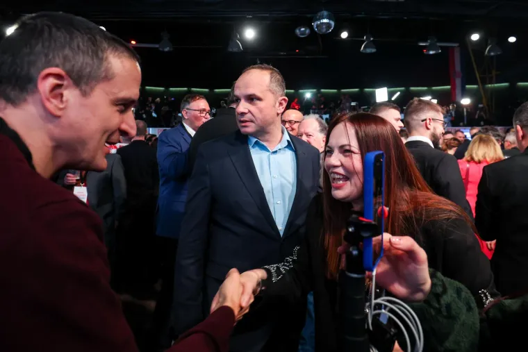 Ovo je najbolje od izborne večeri: Tko nije skidao osmijeh lica, a tko je cijelo vrijeme hodao pokunjene face
