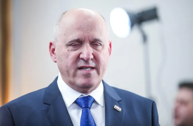 Ovo je najbolje od izborne večeri: Tko nije skidao osmijeh lica, a tko je cijelo vrijeme hodao pokunjene face