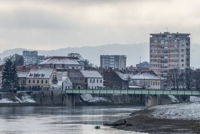 Šarmantni karlovački frajeri obaraju s nogu: Ni zima im nije uspjela skinuti osmijeh s lica
