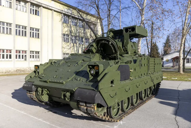 &quot;Nastavit ćemo i dalje raditi na opremanju i modernizaciji Hrvatske vojske. Ostala 44 Bradleyja su u Đuri Đakoviću, gdje se moderniziraju i obnavljaju&quot;, rekao je u kratkoj izjavi ministar obrane Ivan Anušić.
