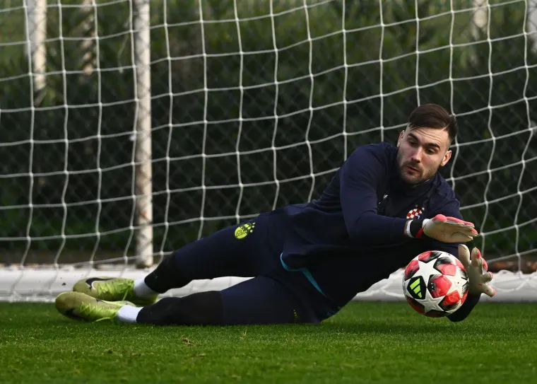 Golmani su u pogonu na najjače. Brusi se svaki dio nogometne igre. 