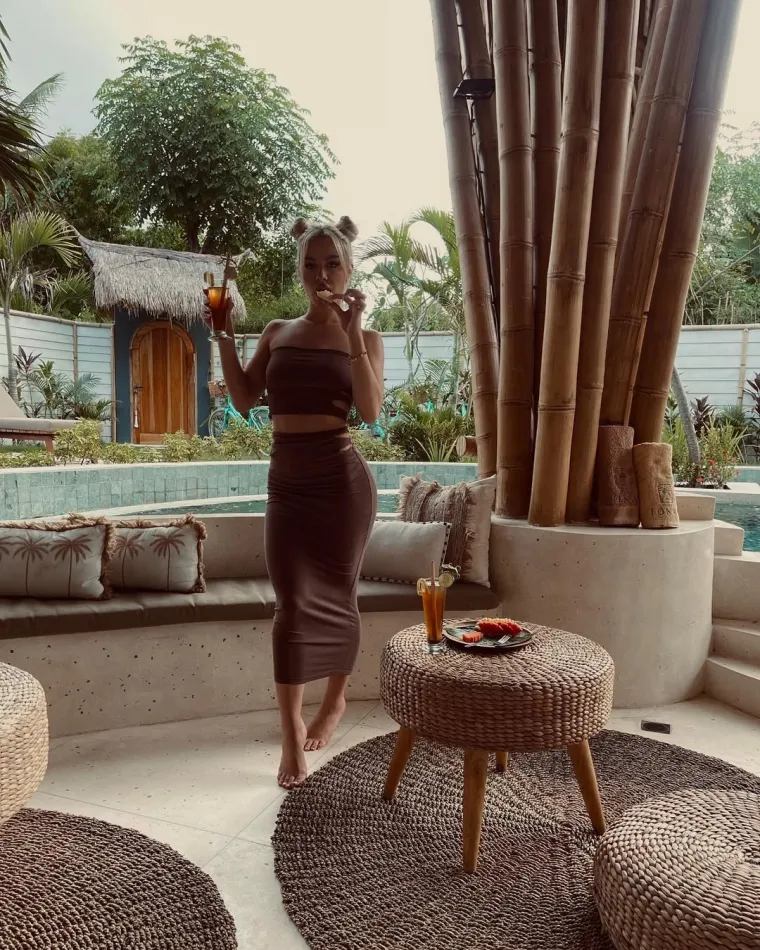 Za njom se svi okreću: Ema Radujko kraljica je oblina i provokativnih nastupa