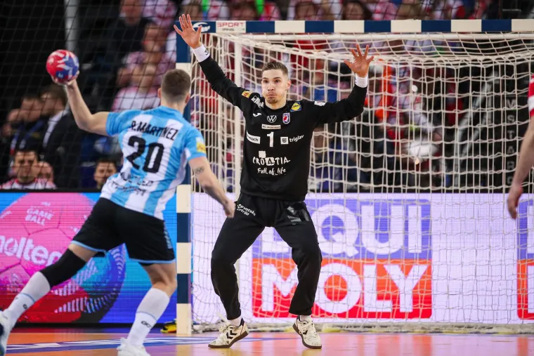 Ljuto lice Sigurdssona, slavlje Kuzmanovića, a jedan je detalj &scaron;okirao sve u dvorani