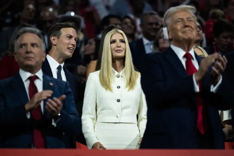 Ivanka Trump sa suprugom Jaredom Kushnerom i ocem Donaldom