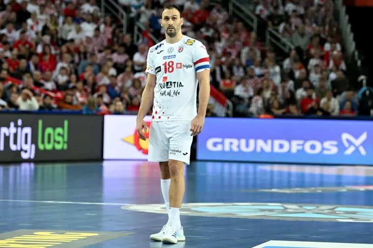 Igor Karačić pozvan je u reprezentaciju nakom &scaron;to su se ozlijedili Domagoj Duvnjak i Luka Cindrić, a danas debitira na Svjetskom prvenstvu