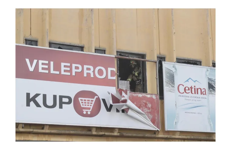 Buknuo požar u skladi&scaron;tu prehrambenih proizvoda na splitskoj veletržnici