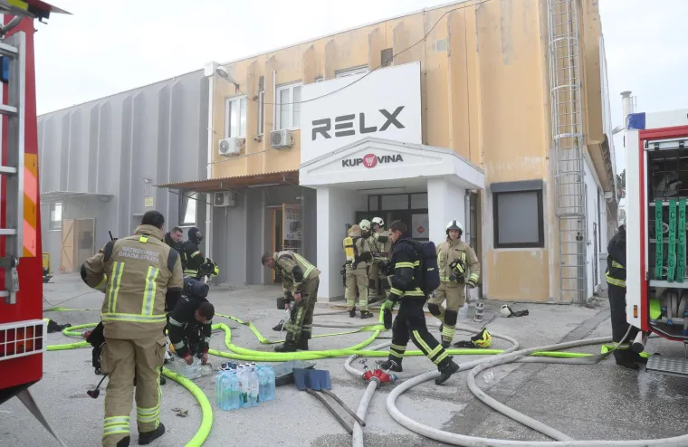 Buknuo požar u skladi&scaron;tu prehrambenih proizvoda na splitskoj veletržnici