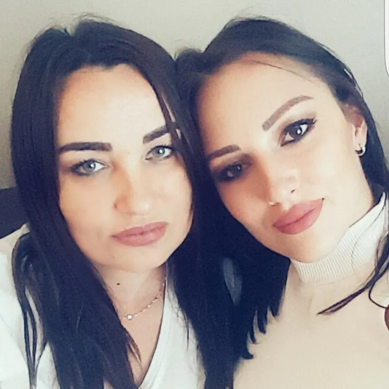 Kao dvije sestre: Majka Aleksandre Prijović u 50. godini izgleda besprijekorno