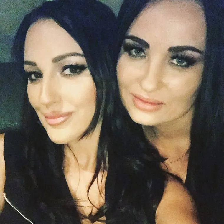 Kao dvije sestre: Majka Aleksandre Prijović u 50. godini izgleda besprijekorno